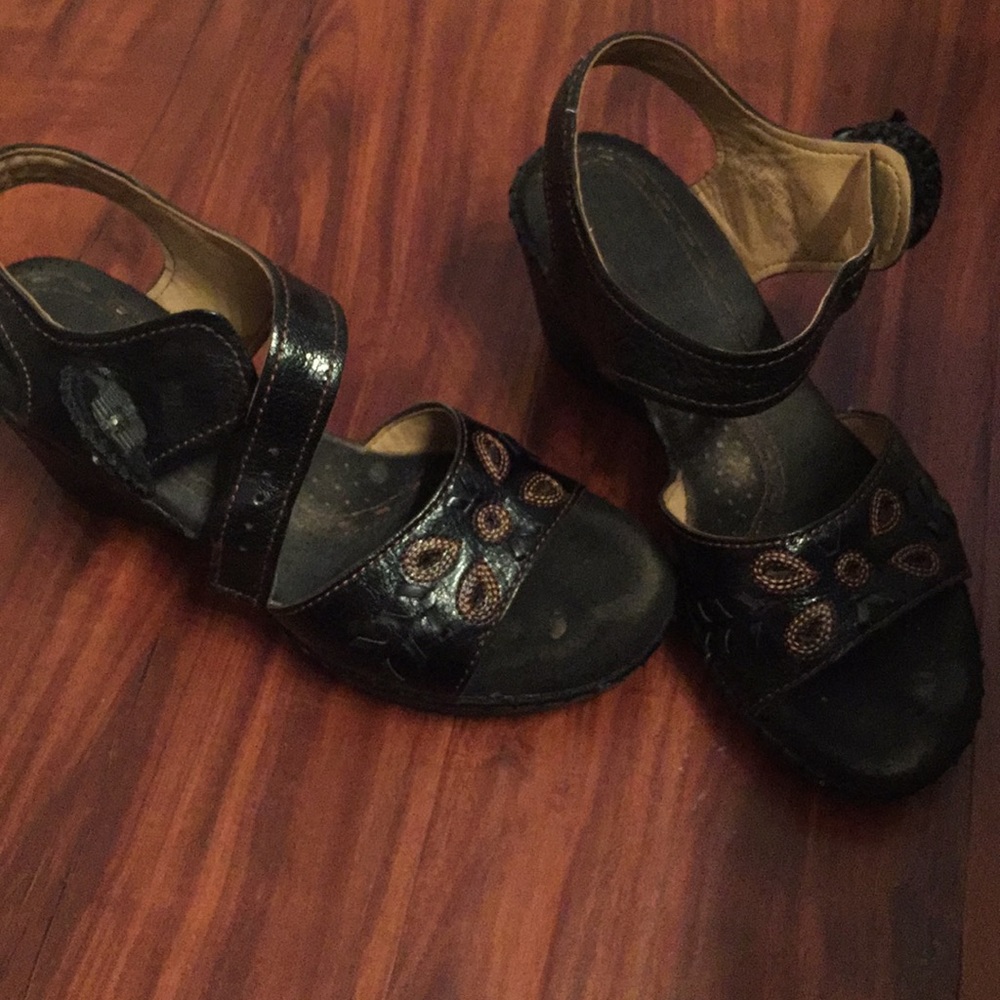 Size 5 wedge sandals